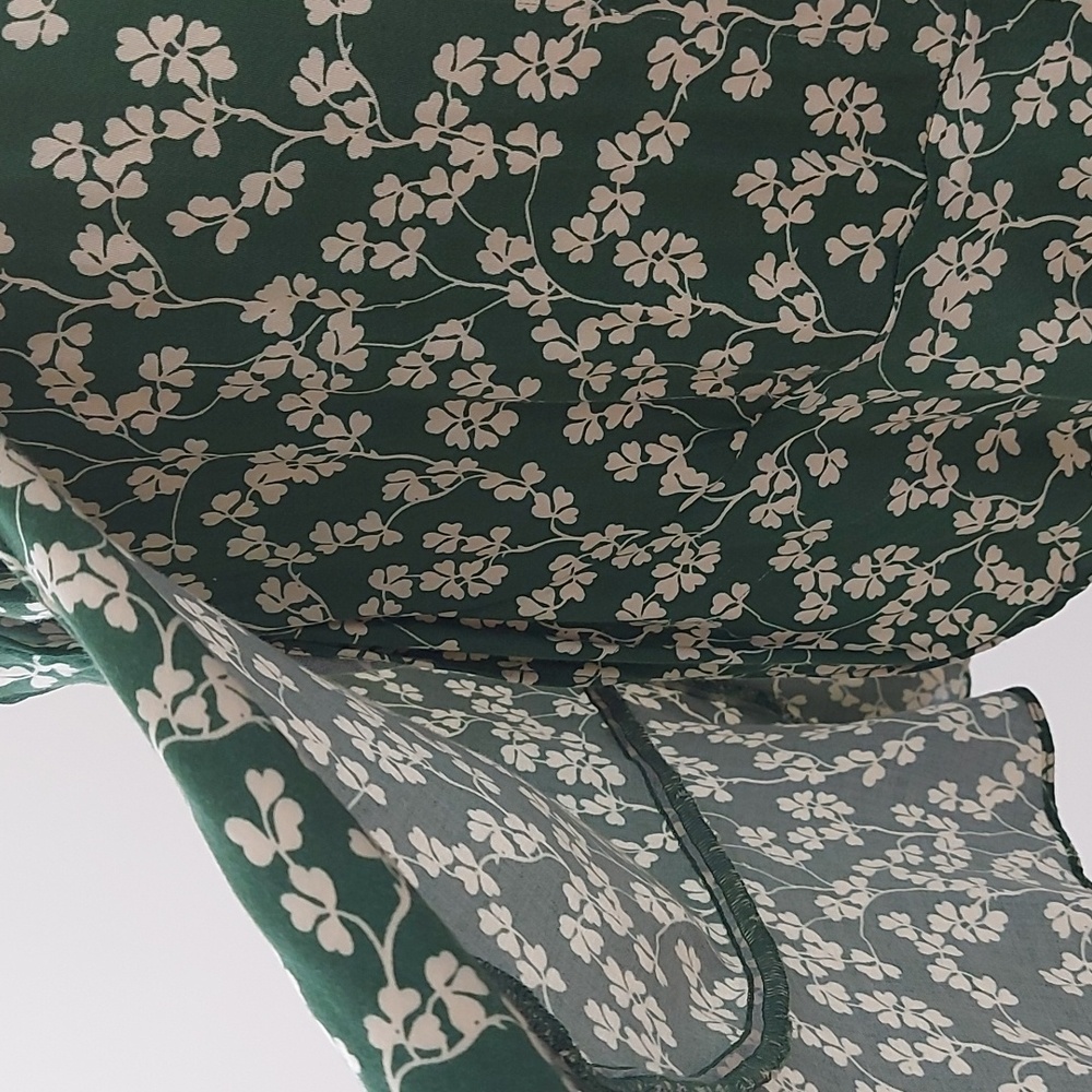 Urban Outfitters Kimchi Blue Rita Green Clover Floral Wrap Mini Dress XS (10) - Picture 6 of 15